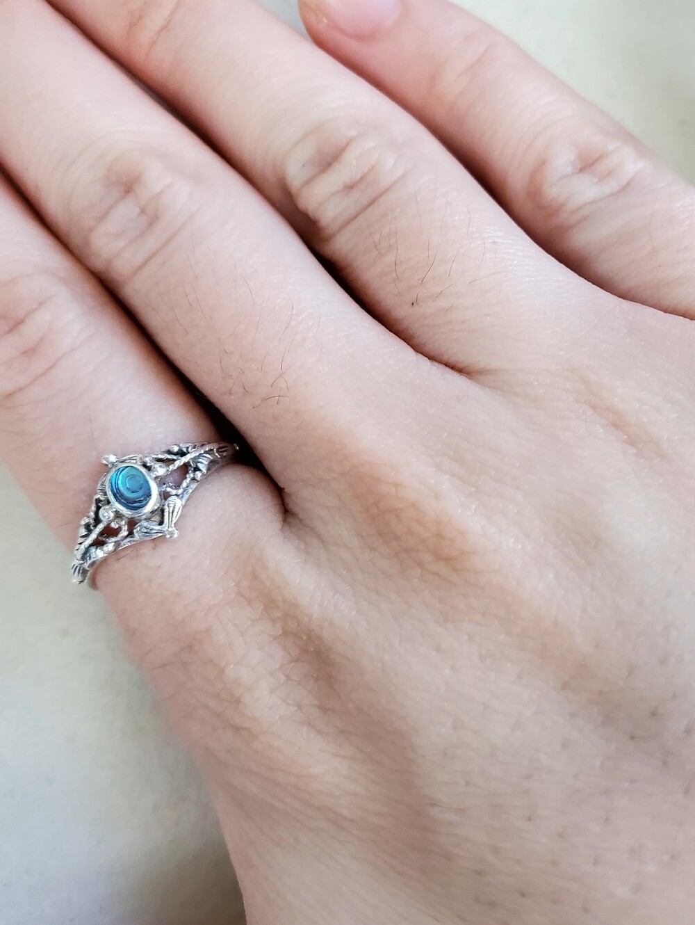 Sterling Silver Filigree Ring with Abalone Accent • Size 6.75 - Picture 2 of 9
